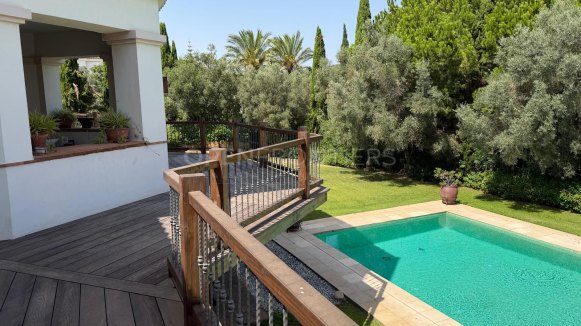 Luxury Villa with Private Pool and Mature Gardens in Sotogrande Alto
