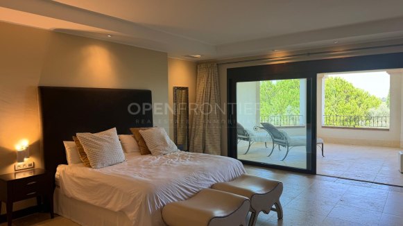 Luxury Villa with Private Pool and Mature Gardens in Sotogrande Alto