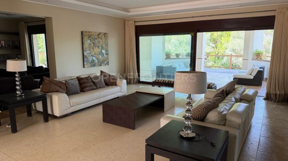 Luxury Villa with Private Pool and Mature Gardens in Sotogrande Alto