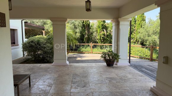 Luxury Villa with Private Pool and Mature Gardens in Sotogrande Alto