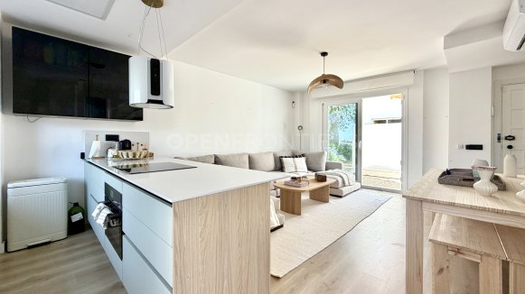 Renovated 4-Bedroom Duplex 100m from the Beach in Sotogrande