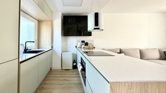 Renovated 4-Bedroom Duplex 100m from the Beach in Sotogrande