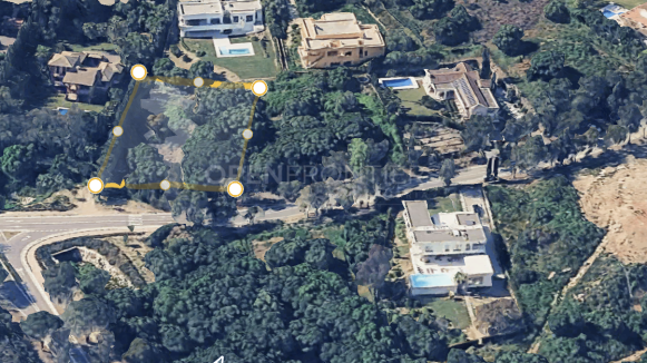 1,986 m² Building Plot on Avenida de los Cortijos, Sotogrande