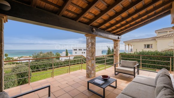 Villa with Panoramic Sea Views in Alcaidesa Alta