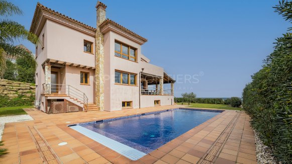 Villa with Panoramic Sea Views in Alcaidesa Alta