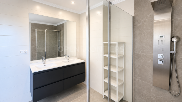 Golf Front Apartment in Los Gazules de Almenara