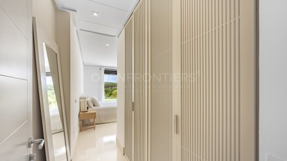 Contemporary Villa with Guest House in Sotogrande Alto