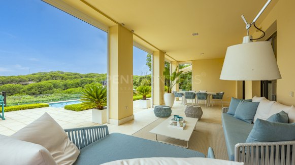 Contemporary Villa with Guest House in Sotogrande Alto