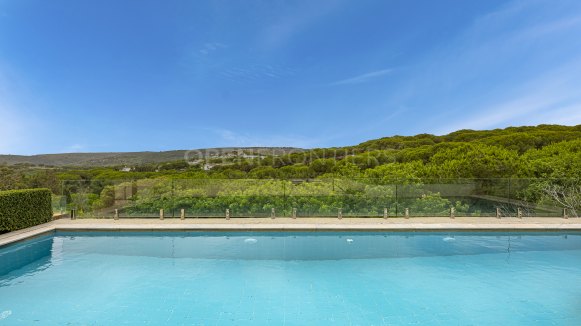 Contemporary Villa with Guest House in Sotogrande Alto