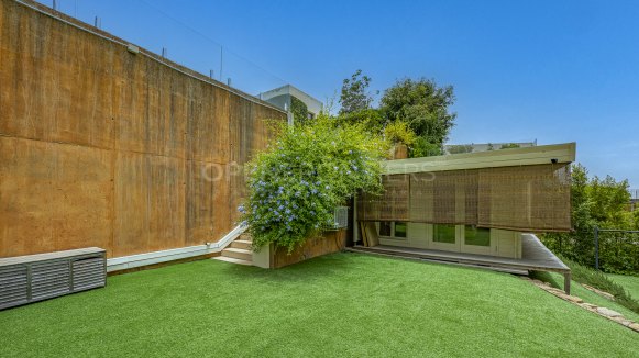 Contemporary Villa with Guest House in Sotogrande Alto