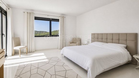 Contemporary Villa with Guest House in Sotogrande Alto