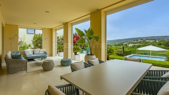 Contemporary Villa with Guest House in Sotogrande Alto