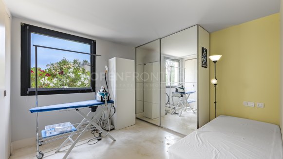 Contemporary Villa with Guest House in Sotogrande Alto