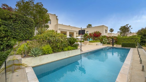 Contemporary Villa with Guest House in Sotogrande Alto