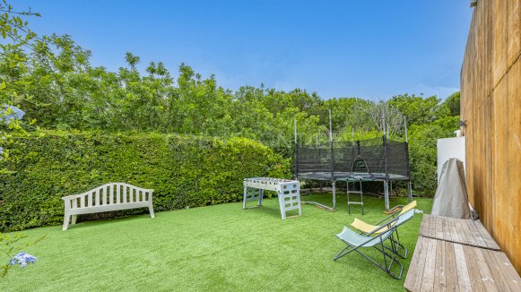 Contemporary Villa with Guest House in Sotogrande Alto