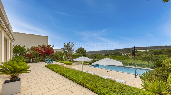 Contemporary Villa with Guest House in Sotogrande Alto