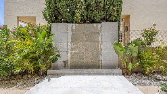 Contemporary Villa with Guest House in Sotogrande Alto