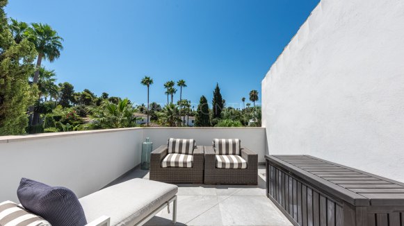 Renovated Villa with Private Pool and Gardens in Sotogrande Costa