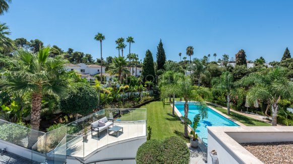 Renovated Villa with Private Pool and Gardens in Sotogrande Costa