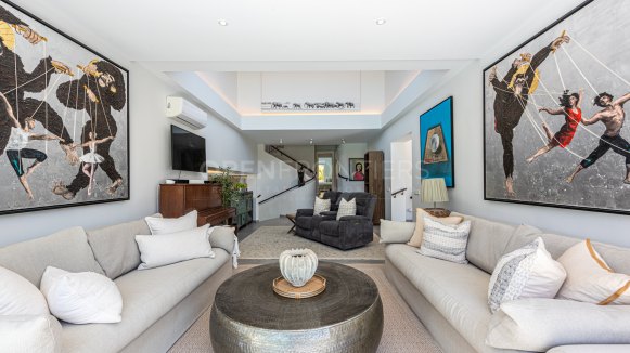 Renovated Villa with Private Pool and Gardens in Sotogrande Costa