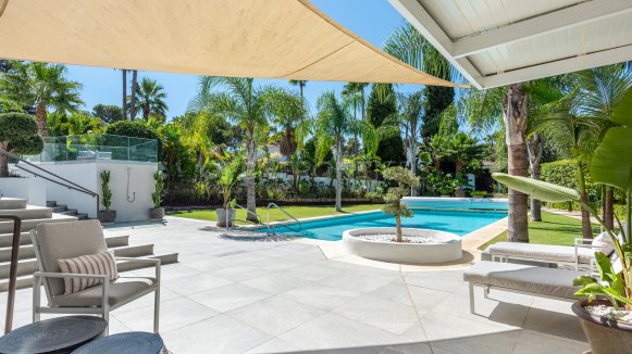 Renovated Villa with Private Pool and Gardens in Sotogrande Costa