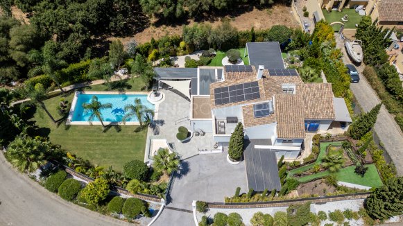 Renovated Villa with Private Pool and Gardens in Sotogrande Costa