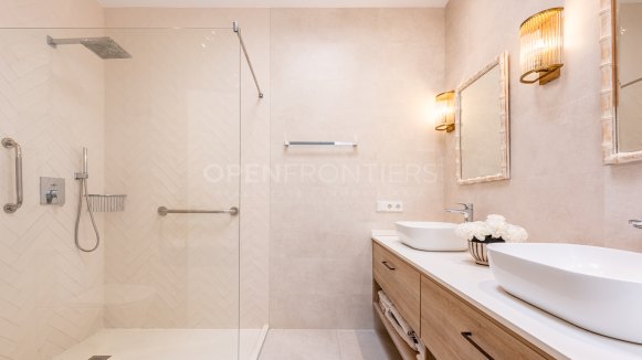 Renovated Villa with Private Pool and Gardens in Sotogrande Costa