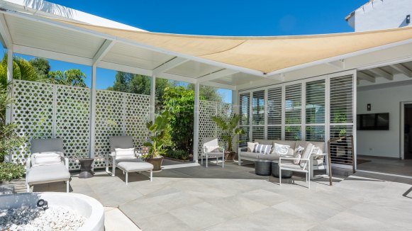 Renovated Villa with Private Pool and Gardens in Sotogrande Costa