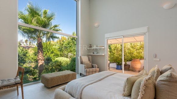 Renovated Villa with Private Pool and Gardens in Sotogrande Costa