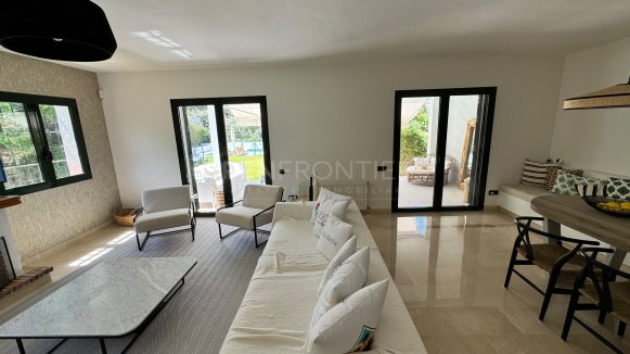 Contemporary Semi-Detached Villa with Private Pool in Sotogolf, Sotogrande