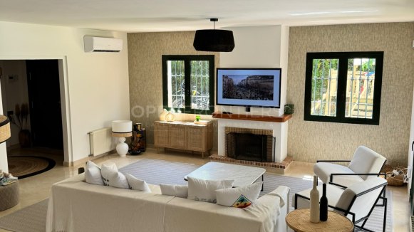 Contemporary Semi-Detached Villa with Private Pool in Sotogolf, Sotogrande