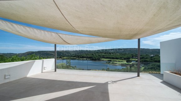 Modern Frontline Golf Villa with Lake Views in Sotogrande Alto