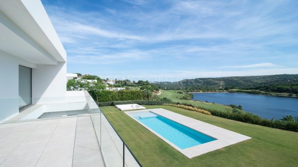 Modern Frontline Golf Villa with Lake Views in Sotogrande Alto