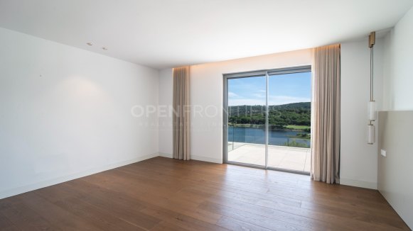 Modern Frontline Golf Villa with Lake Views in Sotogrande Alto