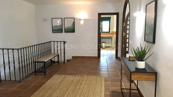 Recently Renovated Villa with Panoramic Views and Private Pool in Sotogrande Costa