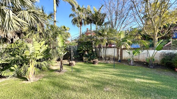 Recently Renovated Villa with Panoramic Views and Private Pool in Sotogrande Costa