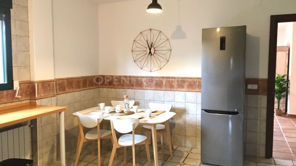 Recently Renovated Villa with Panoramic Views and Private Pool in Sotogrande Costa