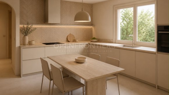 Recently Renovated Villa with Panoramic Views and Private Pool in Sotogrande Costa