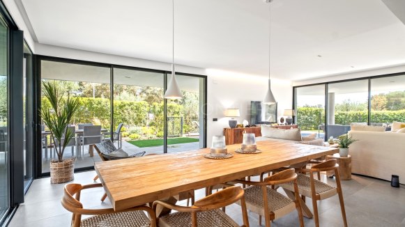 Ground Floor Apartment with Private Garden in Village Verde, Sotogrande