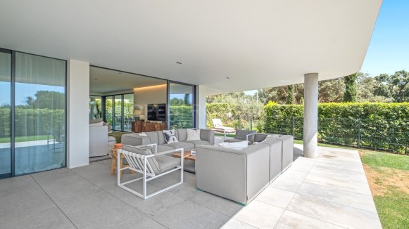 Ground Floor Apartment with Private Garden in Village Verde, Sotogrande