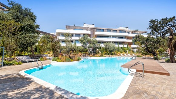 Ground Floor Apartment with Private Garden in Village Verde, Sotogrande