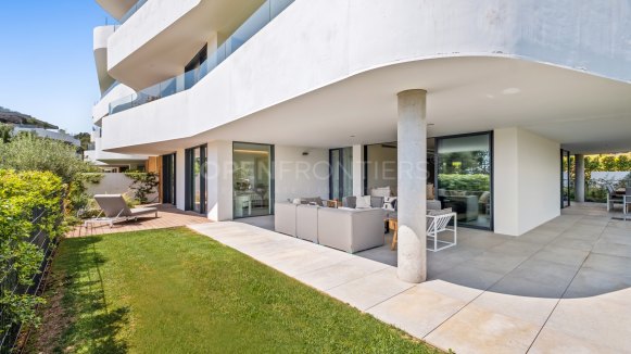 Ground Floor Apartment with Private Garden in Village Verde, Sotogrande