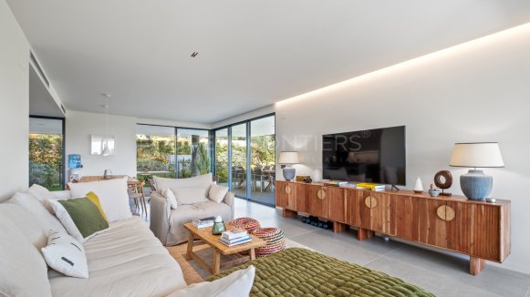Ground Floor Apartment with Private Garden in Village Verde, Sotogrande