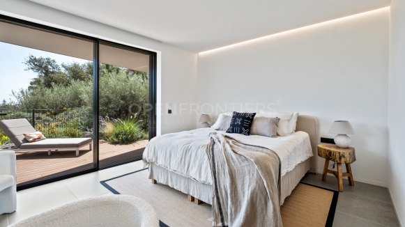 Ground Floor Apartment with Private Garden in Village Verde, Sotogrande