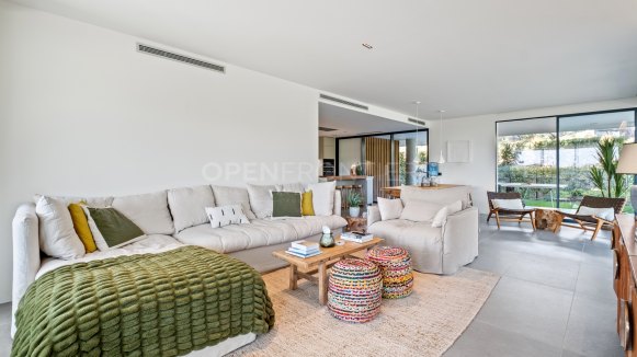 Ground Floor Apartment with Private Garden in Village Verde, Sotogrande
