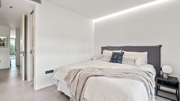 Ground Floor Apartment with Private Garden in Village Verde, Sotogrande