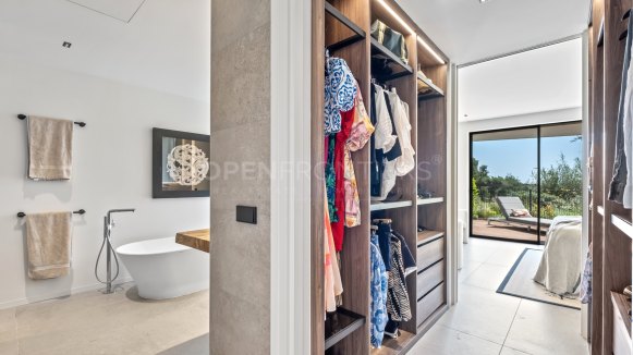 Ground Floor Apartment with Private Garden in Village Verde, Sotogrande