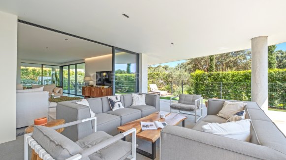 Ground Floor Apartment with Private Garden in Village Verde, Sotogrande