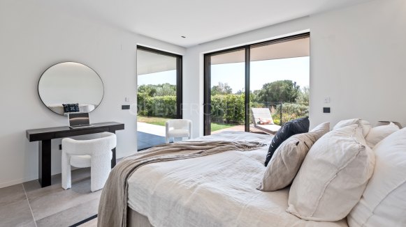 Ground Floor Apartment with Private Garden in Village Verde, Sotogrande