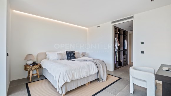 Ground Floor Apartment with Private Garden in Village Verde, Sotogrande